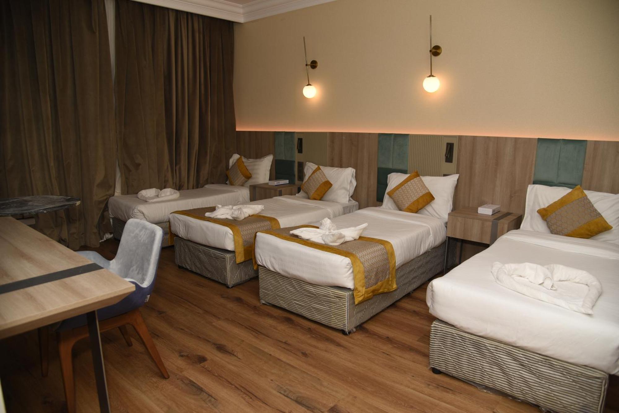 Roya Al Andalus Hotel Medina Exterior photo Family room