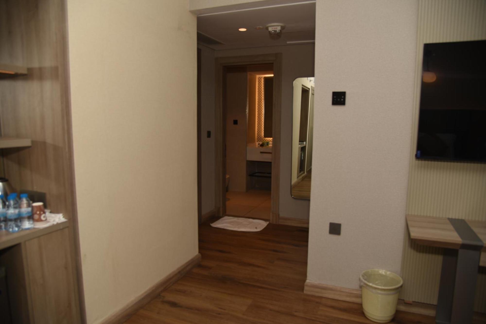 Roya Al Andalus Hotel Medina Exterior photo